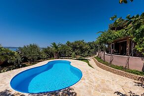 Villa Belezza With Pool, Split - Kastel Gomilica