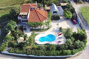 Villa Belezza With Pool, Split - Kastel Gomilica
