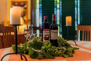 Villa Belezza With Pool, Split - Kastel Gomilica