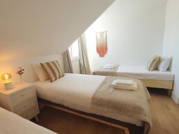 Lisbon Skyline Apartment by Misha s Place 5E