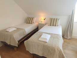 Lisbon Skyline Apartment by Misha s Place 5E