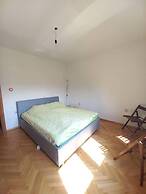 Stunning Color 1-bed Apartment in Skopje