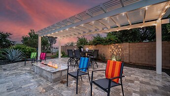 Desert Queen 4 Bedroom Home by RedAwning