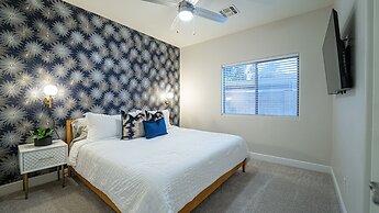 Desert Queen 4 Bedroom Home by RedAwning