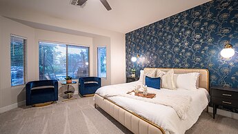 Desert Queen 4 Bedroom Home by RedAwning