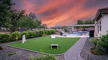 Desert Queen 4 Bedroom Home by RedAwning