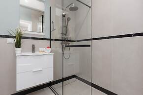 Apartment Łopuszańska Warsaw by Renters