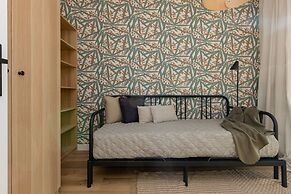 Apartment Łopuszańska Warsaw by Renters