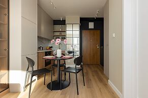 Apartment Łopuszańska Warsaw by Renters