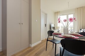 Apartment Łopuszańska Warsaw by Renters
