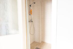 2ndhomes Central 1BR Top Floor Home