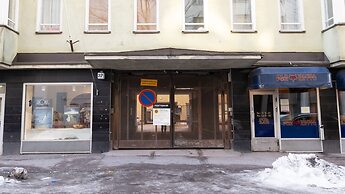 2ndhomes Central 1BR Top Floor Home