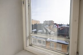 2ndhomes Central 1BR Top Floor Home