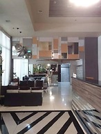 Stunning Studio Type - 1641 - 16th Flr Persimmon