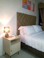 Stunning Studio Type - 1641 - 16th Flr Persimmon