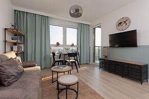 Warsaw Apartment Celownicza by Renters