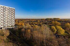 Warsaw Apartment Celownicza by Renters