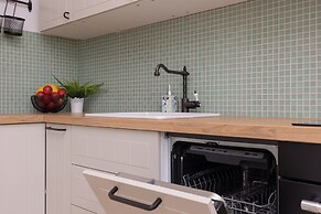 Warsaw Apartment Celownicza by Renters