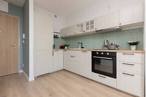 Warsaw Apartment Celownicza by Renters