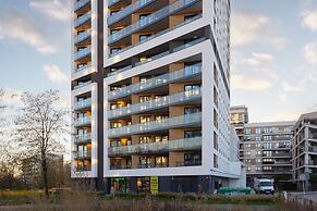 Warsaw Apartment Celownicza by Renters