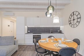 Modern Stylish Apartment in Como City