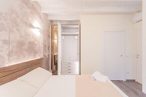 Modern Stylish Apartment in Como City