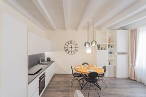 Modern Stylish Apartment in Como City