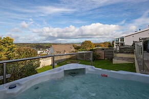 Golwg Y M r - Sea View Cottage With Hot Tub