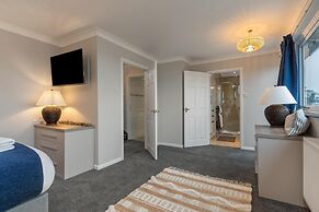 Golwg Y M r - Sea View Cottage With Hot Tub