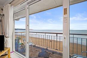 On The Beach - Direct Beach Access Sea Views