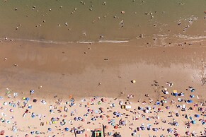On The Beach - Direct Beach Access Sea Views