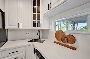 Casa Lago Waterfront Home & Pool Near Hard Rock Casino