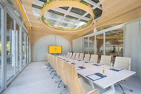 voco Hefei Binhu by IHG