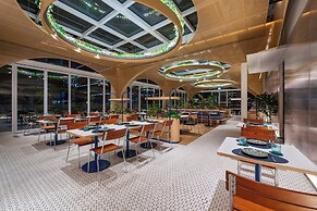 voco Hefei Binhu by IHG