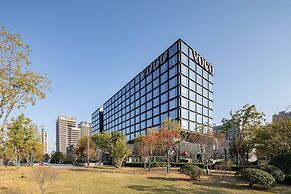 voco Hefei Binhu by IHG