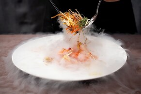 voco Hefei Binhu by IHG