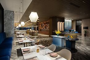 voco Hefei Binhu by IHG