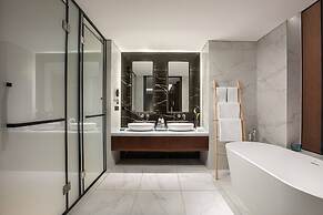 voco Hefei Binhu by IHG