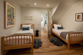 Elevation Lofts Hotel