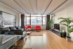 Sleek and Central Flat With Backyard in Besiktas