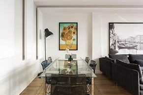 Sleek and Central Flat With Backyard in Besiktas