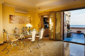 Blue Terrace Panoramic Sea View In The Old Town