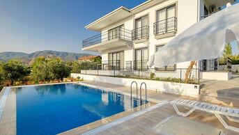 Charming House With Nature View in Fethiye
