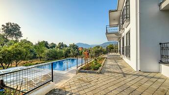 Charming House With Nature View in Fethiye