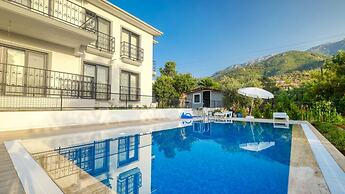 Charming House With Nature View in Fethiye