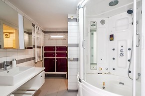 Fascinating Flat Near City s Mall With Terrace