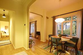 Vibrant Flat With Excellent Location in Beyoglu