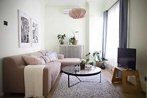 Vibrant Flat With Excellent Location in Beyoglu