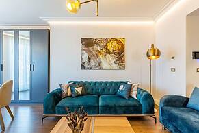 Stylish Flat Near Trendy Attractions in Beyoglu