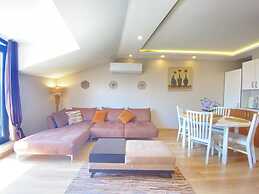 Peaceful Duplex Flat With Adalar View in Maltepe